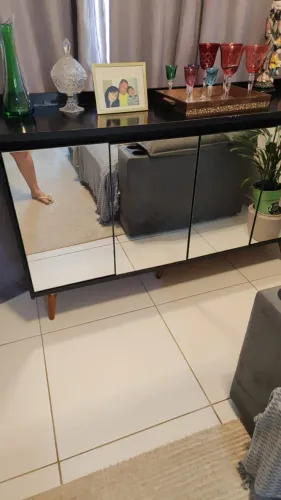 Aparador com espelho
