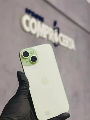 iPhone 15 128GB/ troco por iPhone 12 ou superior + volta