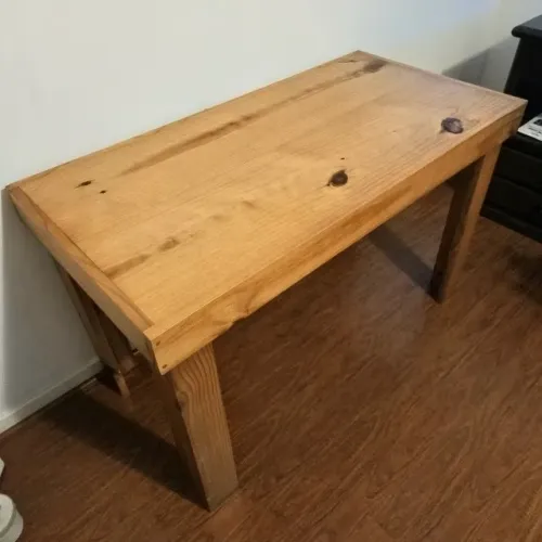 Mesa de trabalho em madeira maciça