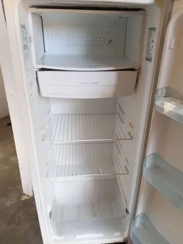 Vendese geladeira