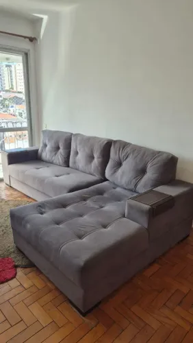 VENDO SOFÁ RETRÁTIL E RECLINÁVEL CINZA - ÓTIMO ESTADO -  TECIDO SUEDE CINZA - CONFORTÁVEL
