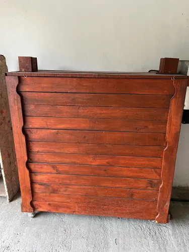 Balcão/tenda de madeira 