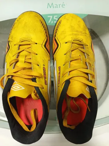 Chuteira Society Umbro Tamanho 39