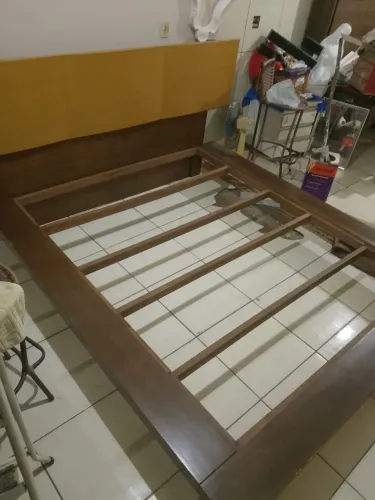 Vendo cama de madeira pura