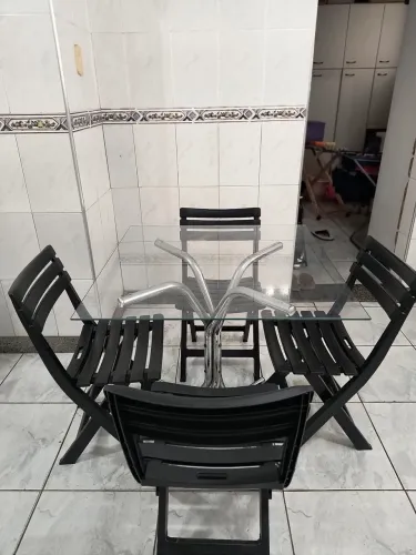 Mesa c/ 4 cadeiras