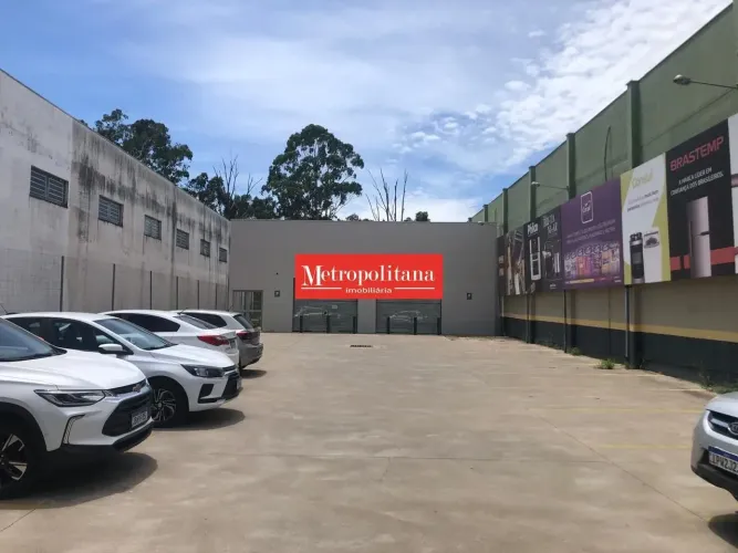 Loja de 660m² no Centro de Nova Santa Rita