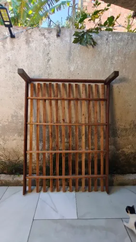 .Cama de casal, madeira maciça