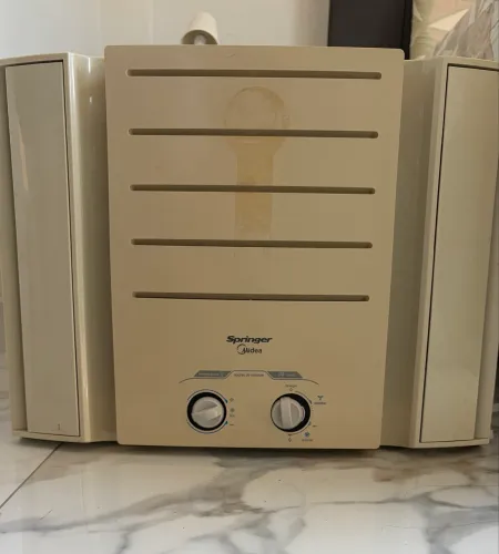 Vendo 2 ar condicionado gaveta cada um por R$ 700,00 mecânico, marca Midea, seminovos