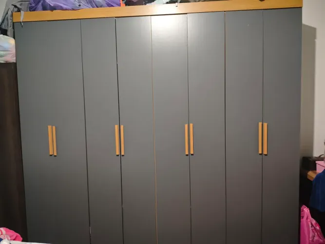 Guarda-Roupa Casal Grande - 8 Portas | Espaçoso e Bem Conservado