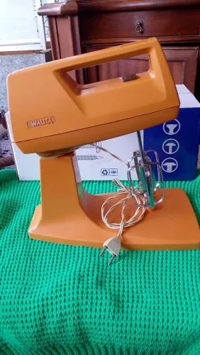 Batedeira vintage walita funcionando