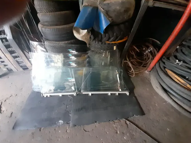 Para brisa e vidro trazeiro F100 e 1000