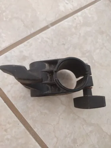 Clamp para Rack de bateria eletrônica