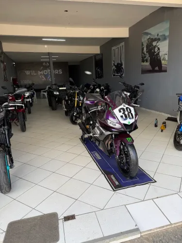Yamaha R3 2024 troco e financio