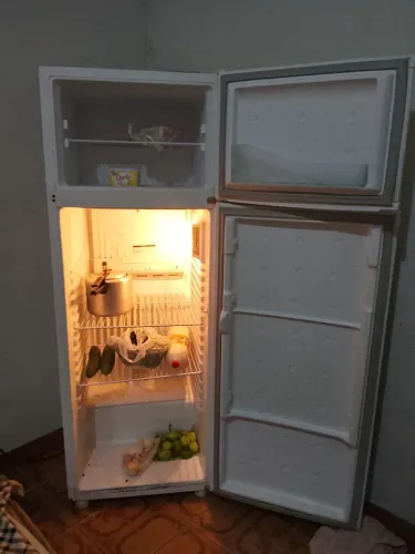 Sem a gaveta e sem as partes dos acessórios na postas