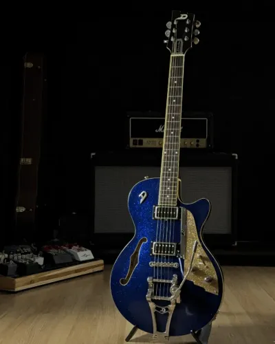 24795 PIX)Duesenberg German Starplayer TV-85 Blue Sparkle