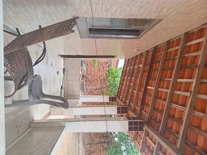 Vende casa grande em Raposa