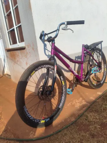 Vendo esta bicicleta por r$ 700 à vista parcelo também
