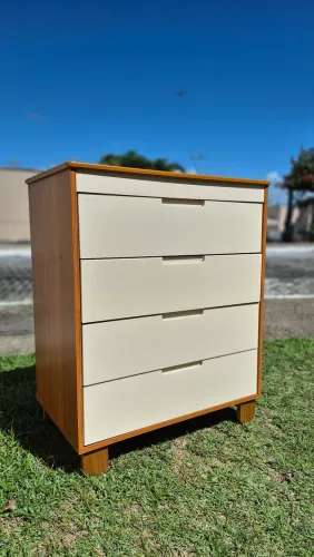 CÔMODA PARA BEBÊ (SEMINOVA)
