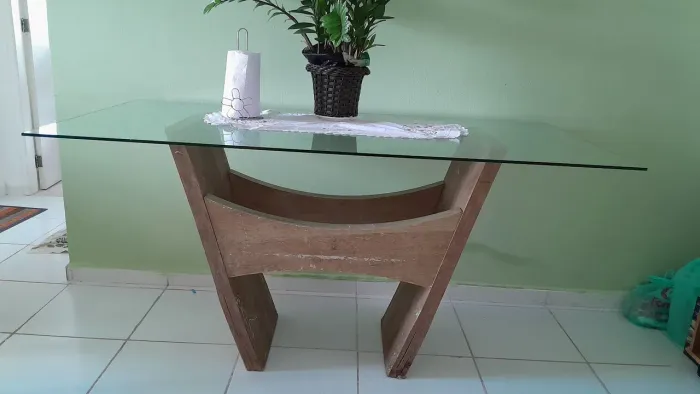 Mesa usada de 6 lugares, com tampo de vidro!