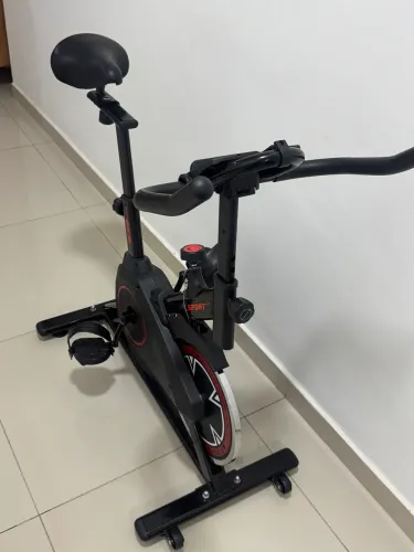 Bicicleta Ergométrica Fitness Para Cardio E Musculação