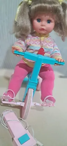 Boneca tipp antiga.