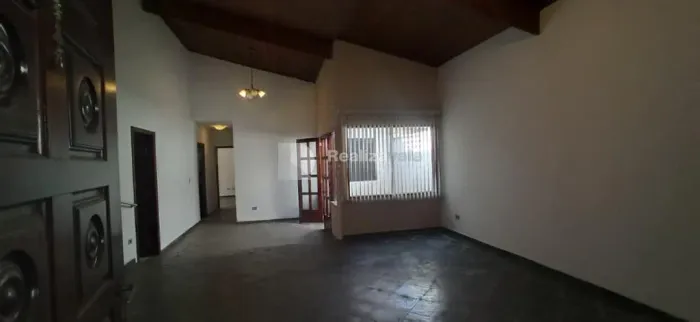 Casa à venda em Taubaté, Vila Santa Isabel, com 4 quartos, com 129.42 m²