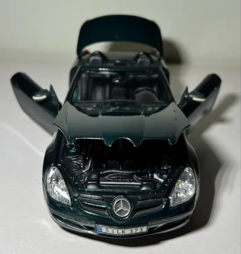 Miniatura 1:18