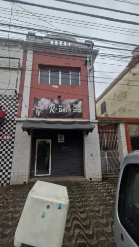 Imóvel para aluguel com 250 metros quadrados em Vila Mathias - Santos - SP