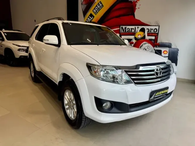 Toyota Hilux SW4 SR 4X2 2.7/ 2.7 Flex 16V Aut. 2015