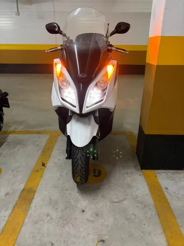 Kycom Dawntown 300i