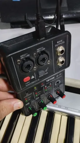 Interesse para guitarra e teclado Mic...
