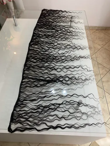 Cabelo cacheado humano na tela