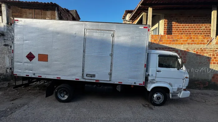 Caminhão vw8-140 ano 98 metragem 5.50m