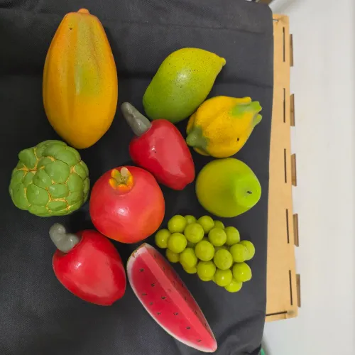 Conjunto com 10 Frutas Decorativas em Cerâmica Artesanal