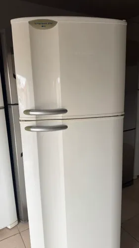 Geladeira Eletrolux Duplex 220v funcionando perfeitamente