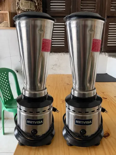 2 liquidificadores industrial