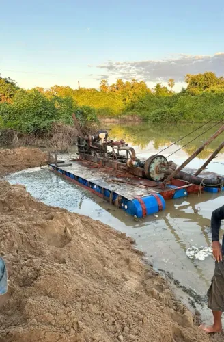 DRAGA - AREIA E AGUA