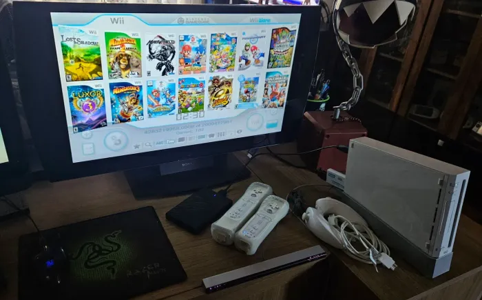Nintendo Wii Branco Destravado 2 Controles HD 500GB 182 Jogos com HDMI
