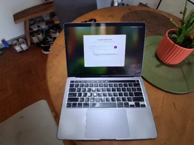 Macbook PRO M1 8GB RAM 256GB
