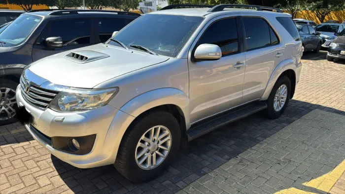 Toyota Hilux SW4 SRV D4-d 4X4 3.0 TDI Dies. AUT 2014