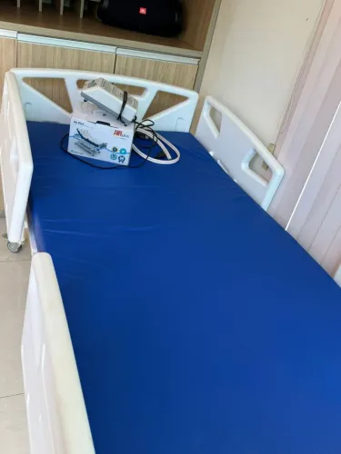 Cama Hospitalar Elétrica Seminova - Apenas 3 Meses de Uso (Com Colchão + Air Plus)