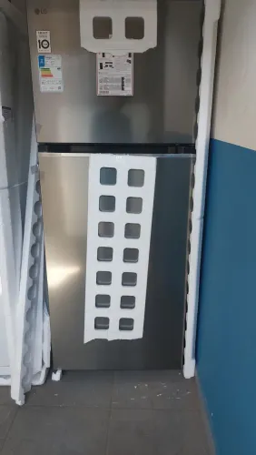 Vende-se geladeira LG Inverter econômica,interessados entrar em contato com *
