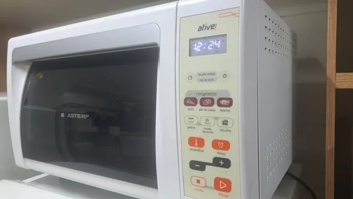 Forno Elétrico Brastemp 40L, de bancada, excelente estado e funcionamento perfeito.