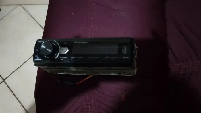 Vendo som automotivo Pioneer MVH-98UB