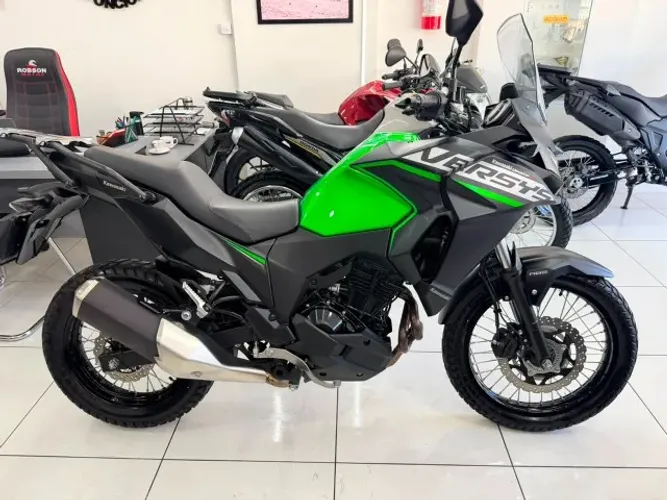 Kawasaki Versys-X 300       ( 4.700 km )