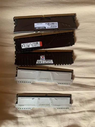 Memórias RAM DDR4 40 GB (5x8) - vendo separado também