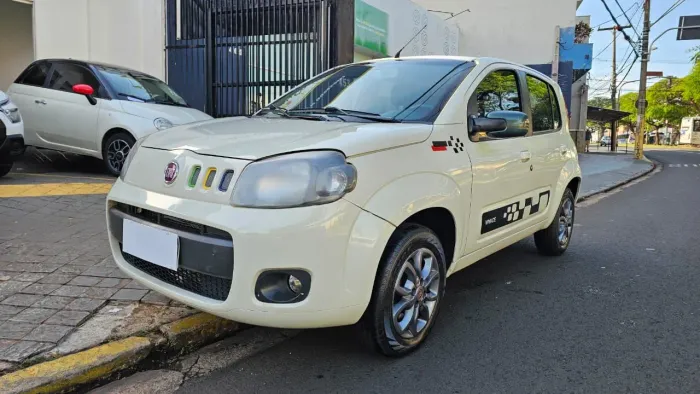 Fiat Uno Vivace/rua 1.0 EVO Fire Flex 8V 5P 2014