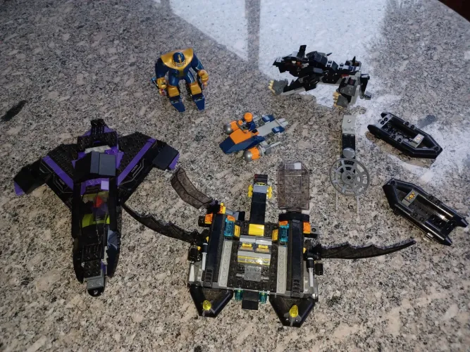 Lote de Lego confirme fotos. Pode faltar peças.