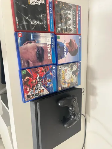 PS4 SLIM + 6 JOGOS