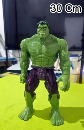 Incrível boneco do Hulk com 30cm de altura!